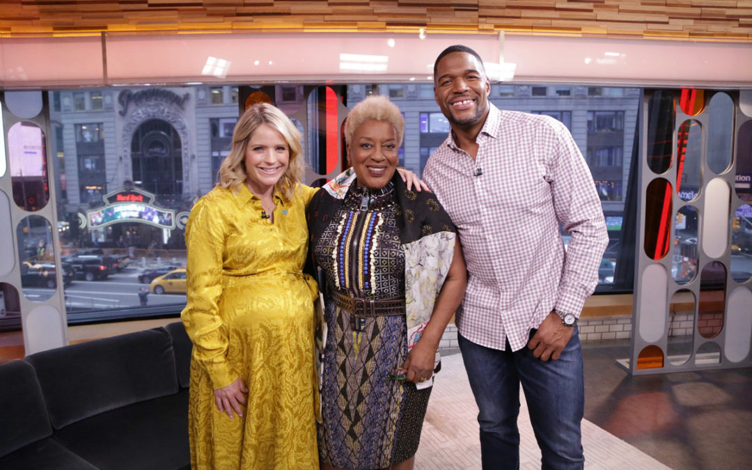 Michael Reunites With His TV Mom, CCH Pounder: 5/14/2019